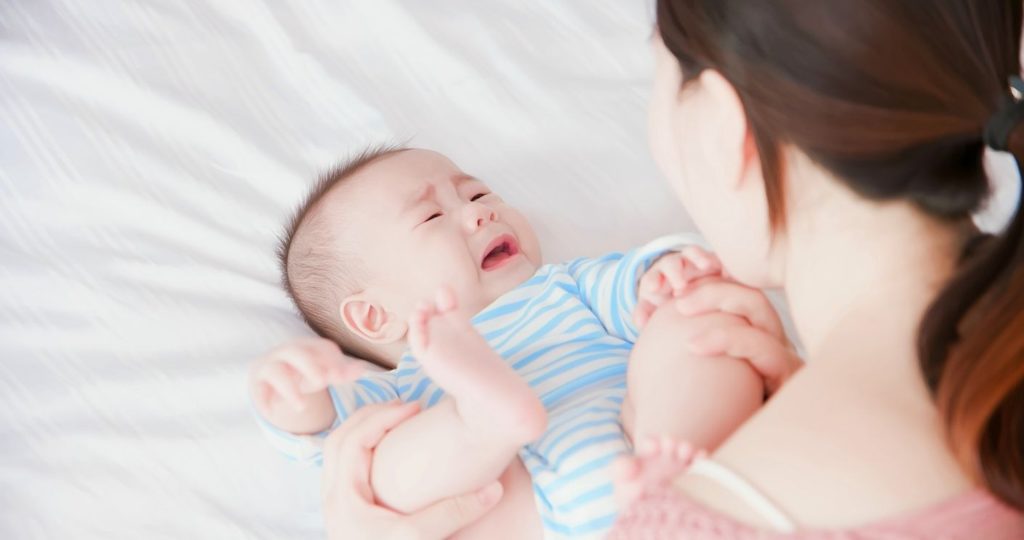Comment rester calme quand bébé pleure ?