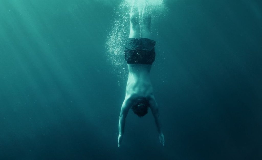 Comment rester longtemps sous l’eau sans respirer (apnée) ?