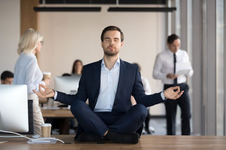 Dois-je Continuer à Travailler Si Pas De Salaire Comment rester zen au travail malgré les conflits