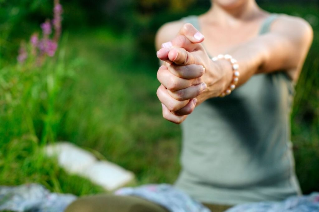 Yoga Kundalini : attention au stress des hyperventilations volontaires !